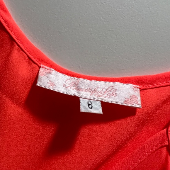 Tank top with lace bottom - Picture 3 of 3